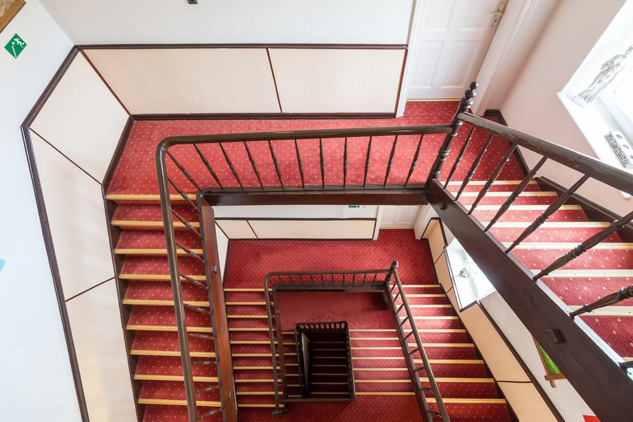 Hotel Mettlacher Hof Экстерьер фото